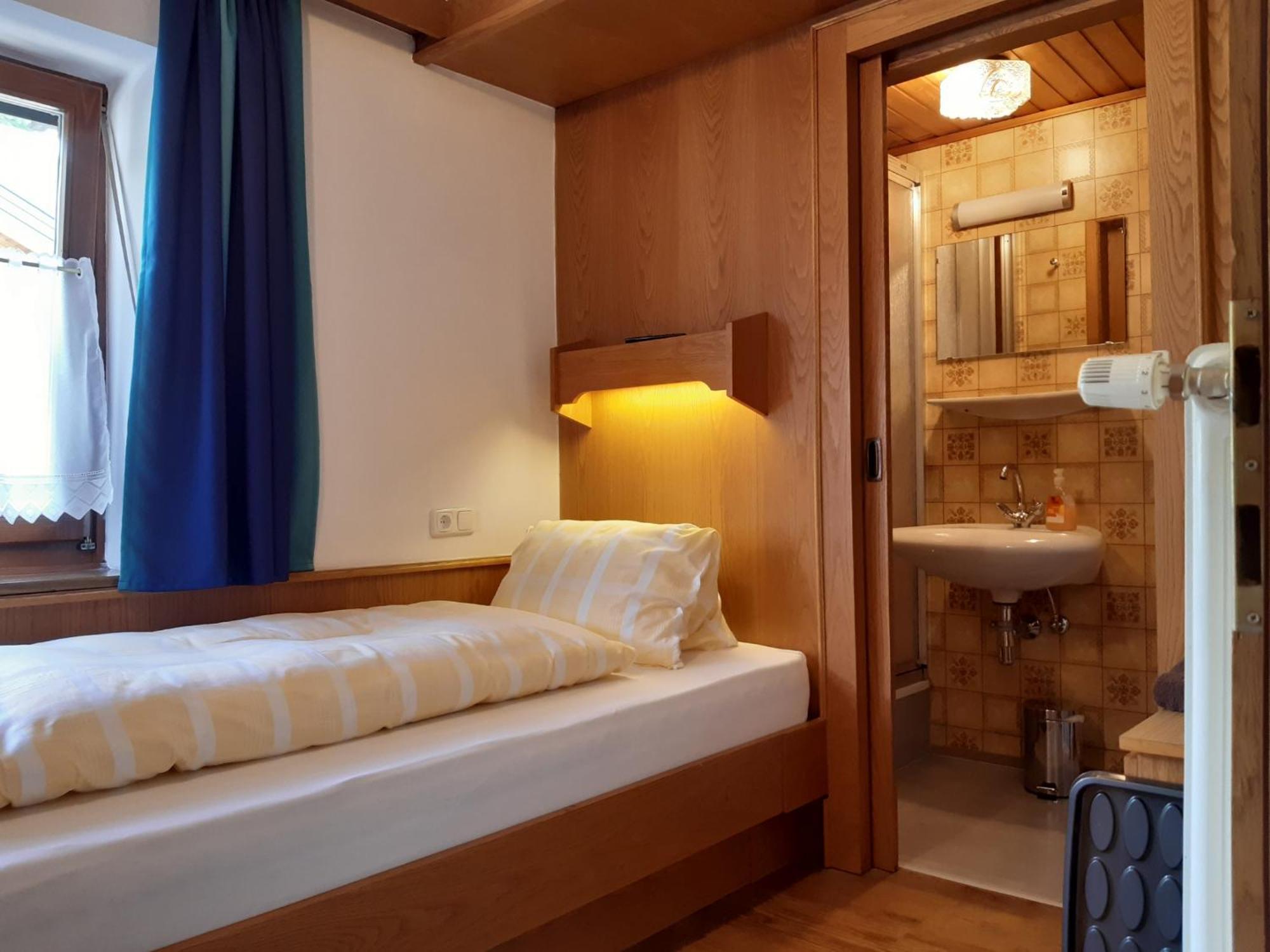 Pension Zu Hause Uttendorf Room photo