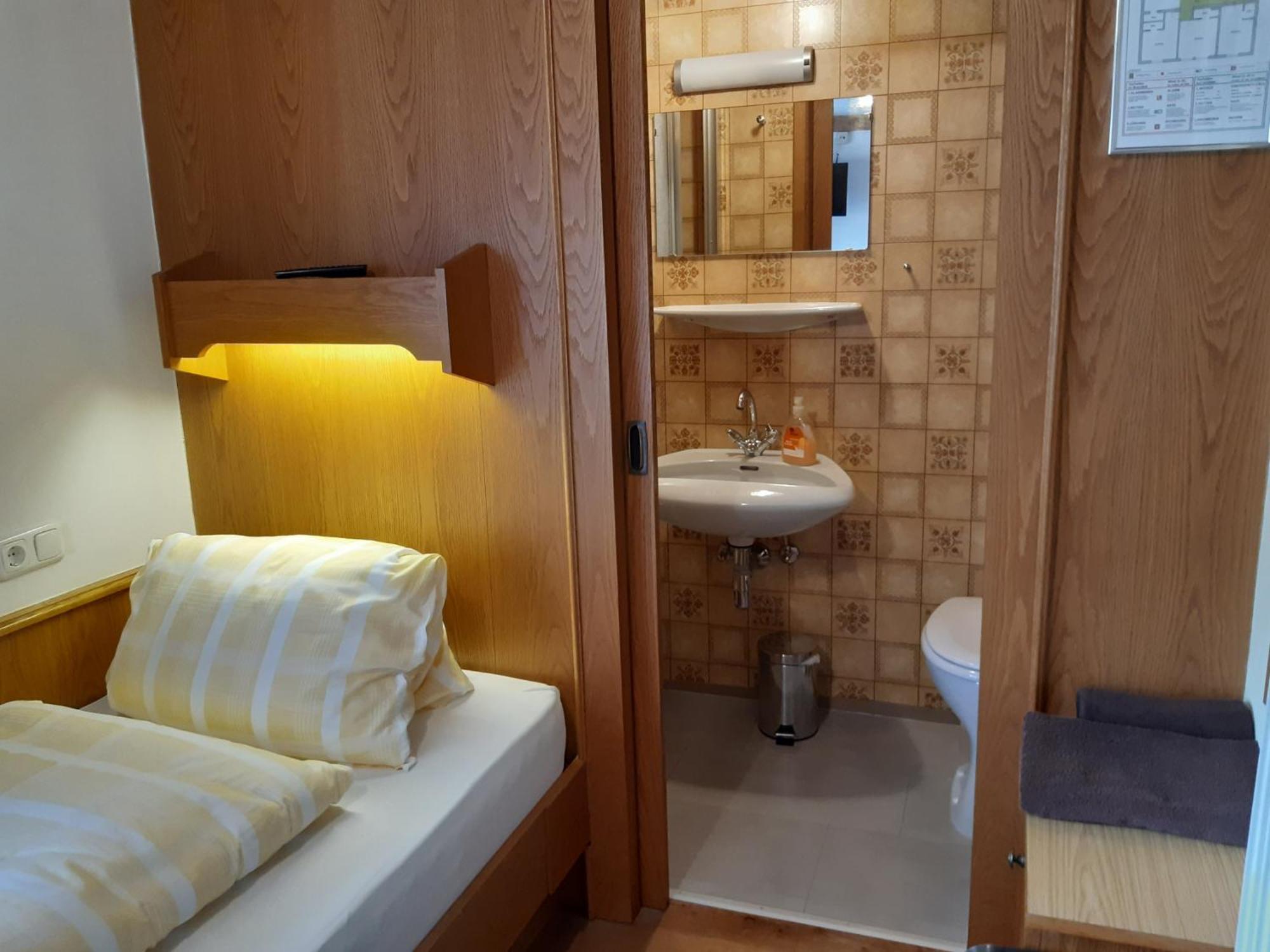 Pension Zu Hause Uttendorf Room photo